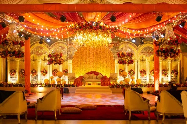 Wedding Balloon Decoration Services